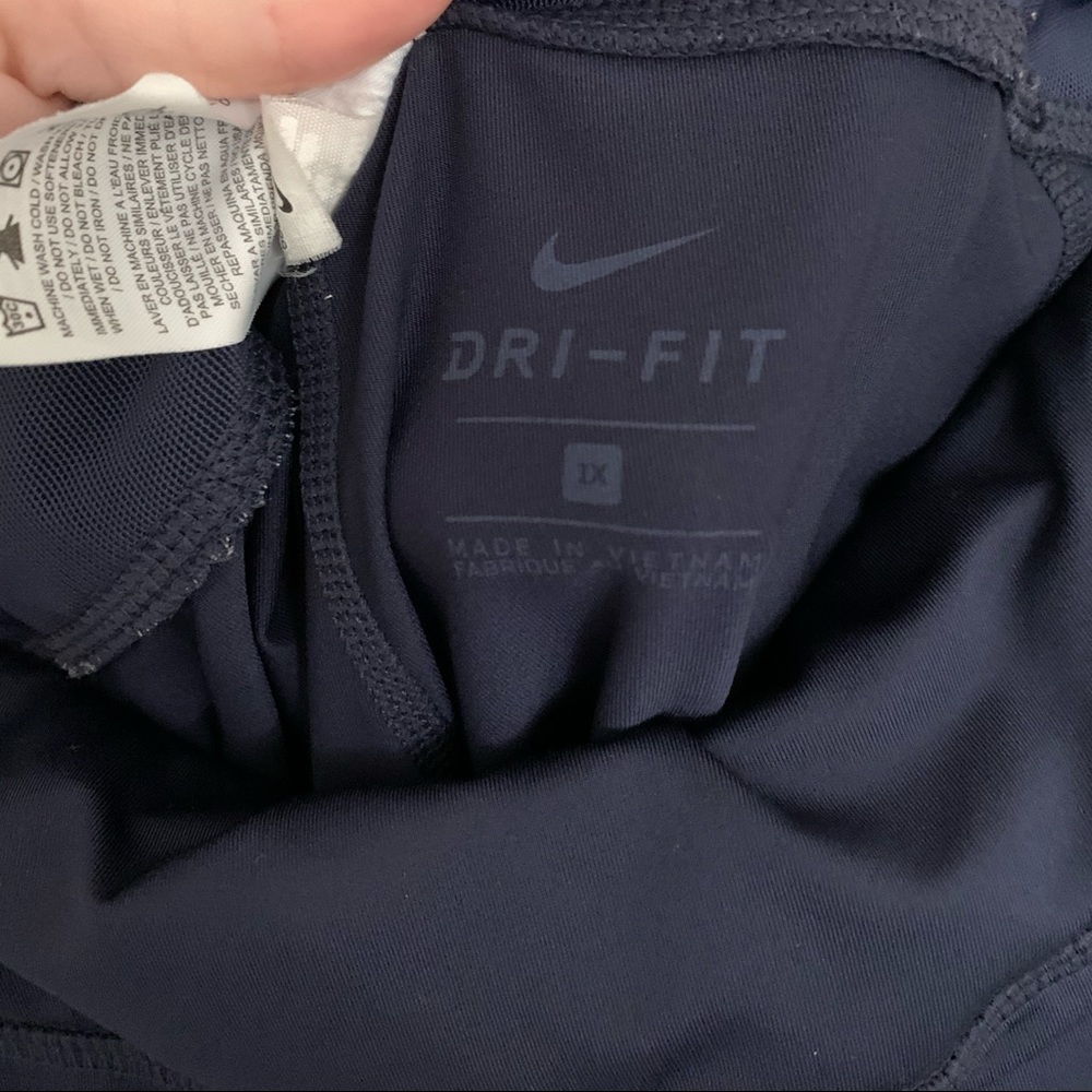 NIKE Cropped Leggings - Picture 4 of 7